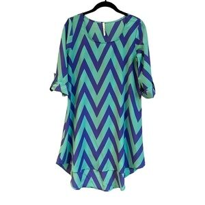 YETTS, WOMENS CASUAL & COMFY CHEVRON HI LOW DRESS. FULL FLOWING SKIRT. SIZE M